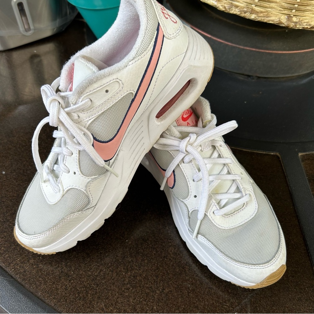 Nike Air Max Women's Athletic Sneakers White with Pink Swoosh Sz 8